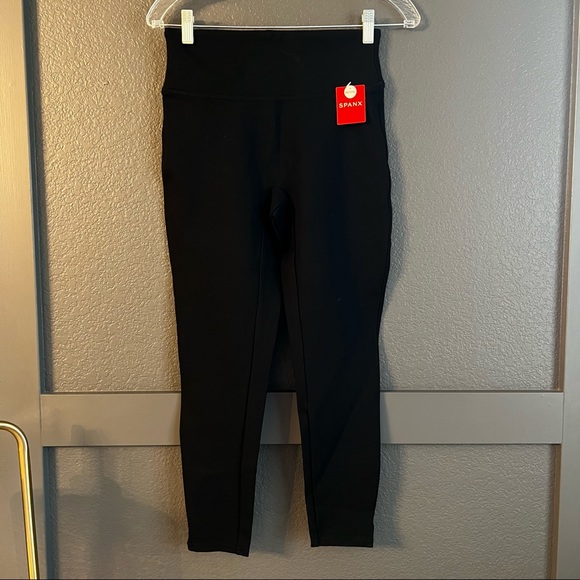 SPANX Pants - NWT Spanx black ankle length ponte leggings small petite